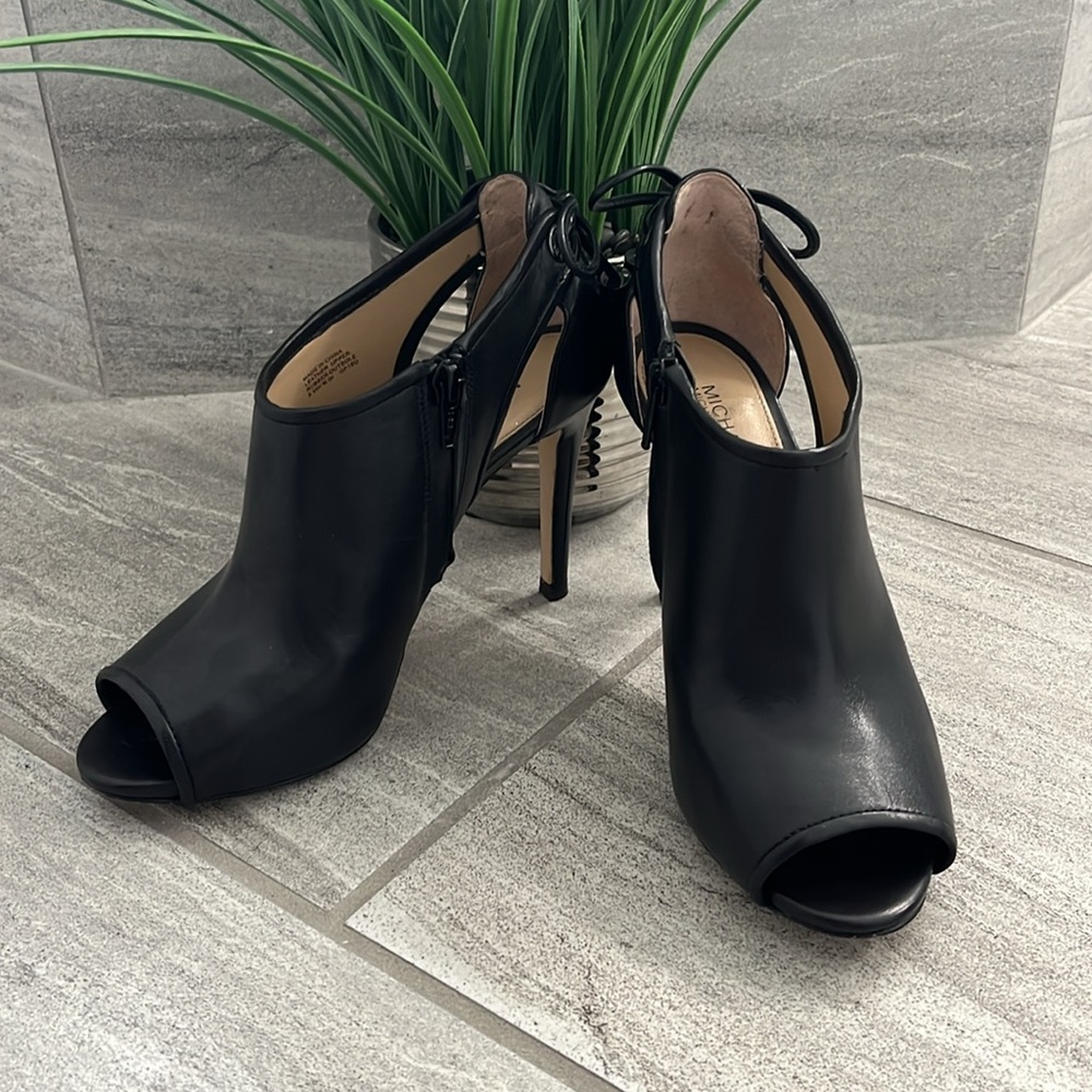 Michael Kors black leather heels - Picture 7 of 8